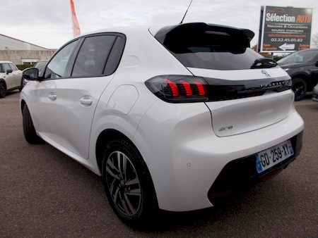 PEUGEOT 208 II  1.2 PURETECH 100 CV ALLURE EAT8  ******** AVEC SEULEMENT 3200 KMS ***********